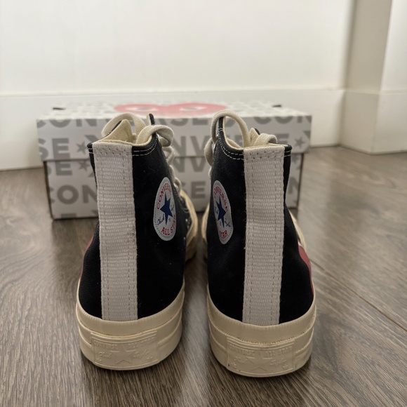 Converse Comme Des Garçons Play x Converse Chuck high-top half heart sneakers - Picture 5 of 6